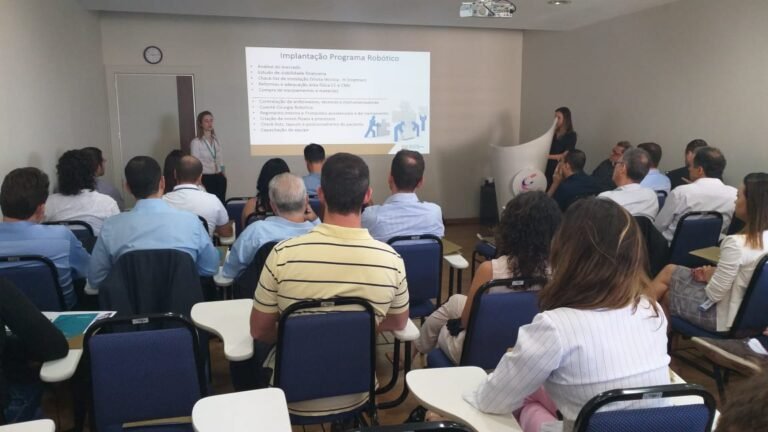 Com o intuito de promover um curso de imersão em novas tecnologias na prática cirúrgica, foi realizado no Hospital Vila da Serra (HVS), no dia 15 de fevereiro, o I Workshop de Cirurgia Robótica em parceria com o Instituto de Cirurgia Robótica Ciências Médicas – MG.