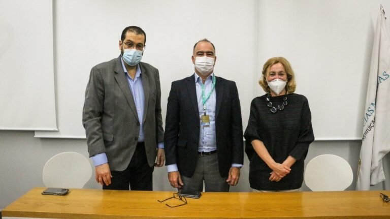 Com o objetivo de desenvolver projetos acadêmicos, pesquisas e produtos com foco em inovação e empreendedorismo, a Faculdade Ciências Médicas de Minas Gerais (FCM-MG) e a SKEMA Business School assinaram, no dia 3 de maio, um “Acordo de Cooperação Acadêmico, Científico e Cultural” para fomentar ações conjuntas, como cursos, eventos e intercâmbios a fim de estimular alunos, docentes e pesquisadores na área de business, inserida no contexto de educação e saúde.