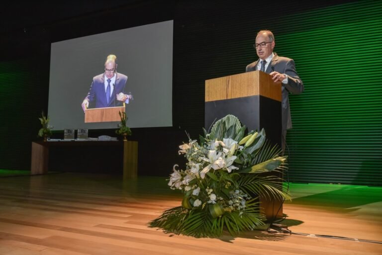 Com uma trajetória marcada pela tradição, modernidade e inovação, na área da Saúde, a Faculdade Ciências Médicas de Minas Gerais celebra, neste ano, 70 anos de fundação.