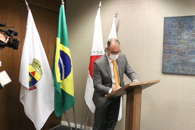 Parceria trará benefícios sociais : A Fundação Educacional Lucas Machado (Feluma), mantenedora da Faculdade de Ciências Médicas de Minas Gerais (FCM-MG), assinou termo de cooperação técnica com o Tribunal de Justiça de Minas Gerais (TJMG), em 24 de maio.