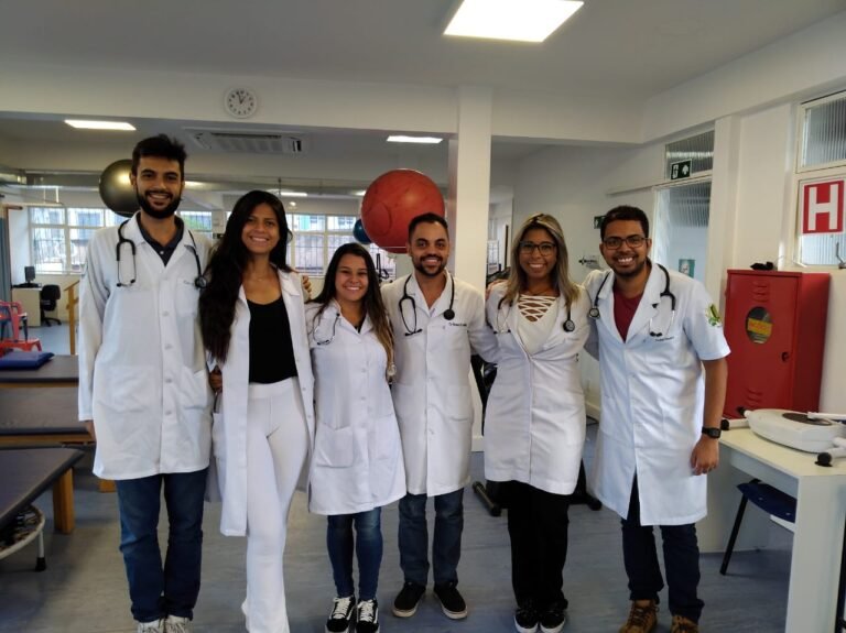 Durante o mês de janeiro, mais de 300 pacientes de fisioterapia foram atendidos no ambulatório da Ciências Médicas, por egressos e estudantes da Faculdade.