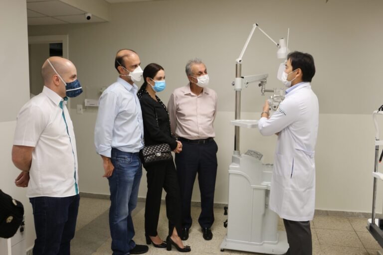 A nova sede do Institutos de Olhos Ciências Médias (IOCM-MG), inaugurada em março/21, recebe importante doação da Sra. Ana Carolina Valadares Gontijo Couto, que possibilitou compra de modernos equipamentos oftalmológicos, fundamentais na assistência aos pacientes que utilizam a rede pública, atendidos exclusivamente pelo Sistema Único de Saúde (SUS).