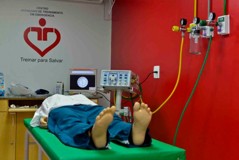No último dia 10, quinta-feira, a Fundação Educacional Lucas Machado (FELUMA), inaugurou o serviço de Endoscopia e o Núcleo de Ensino e Pesquisa do Hospital Universitário Ciências Médicas – MG.