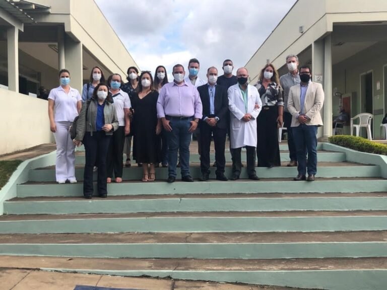 Para proporcionar novos campos de formação para os alunos, a Faculdade Ciências Médicas de Minas Gerais (FCM-MG) celebrou um Termo de Cooperação Técnico- científico com a Fundação Dr. José Maria dos Mares Guia, mantenedora do Centro Estadual de Atenção Especializada (CEAE), no município de Santo Antônio do Monte.