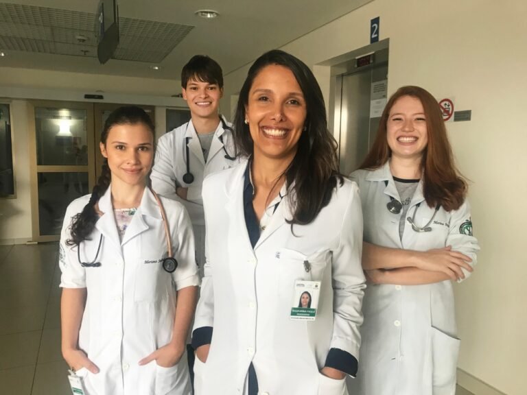 A parceria entre a Feluma, Fundação Educacional Lucas Machado, e o Hospital Metropolitano Dr. Célio de Castro (HMDCC) proporcionou, aos alunos do curso de Medicina da Faculdade Ciência Médicas de Minas Gerais, mais um importante campus de aprendizado prático para internato clínico.