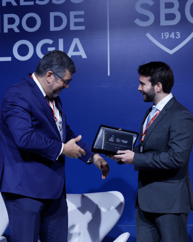 O Dr. Renato Lott, egresso da Faculdade Ciências Médicas de Minas Gerais (FCM-MG), recebeu o Prêmio SBC de Publicação Científica durante o 80º Congresso Brasileiro de Cardiologia, realizado em São Paulo.