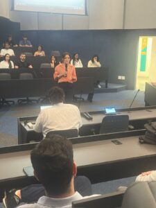 2ª edição do Hora de Ciência na CMMG, que reuniu professores, residentes e gestores para refletir sobre a integração entre ciência, arte e sensibilidade no cuidado em saúde