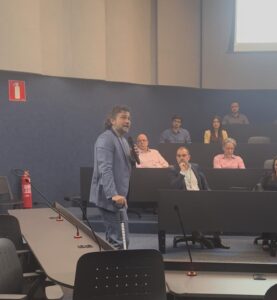 2ª edição do Hora de Ciência na CMMG, que reuniu professores, residentes e gestores para refletir sobre a integração entre ciência, arte e sensibilidade no cuidado em saúde