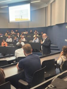 2ª edição do Hora de Ciência na CMMG, que reuniu professores, residentes e gestores para refletir sobre a integração entre ciência, arte e sensibilidade no cuidado em saúde