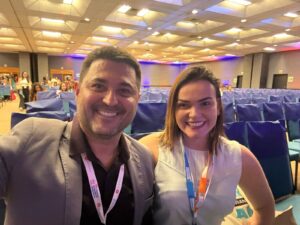 Entre os dias 15 e 19 de outubro de 2025, professores e alunos da Pós-Graduação em Enfermagem em Estomaterapia da Faculdade Ciências Médicas de Minas Gerais (FCM-MG) marcaram presença no XV Congresso Brasileiro de Estomaterapia, realizado em Florianópolis (SC).